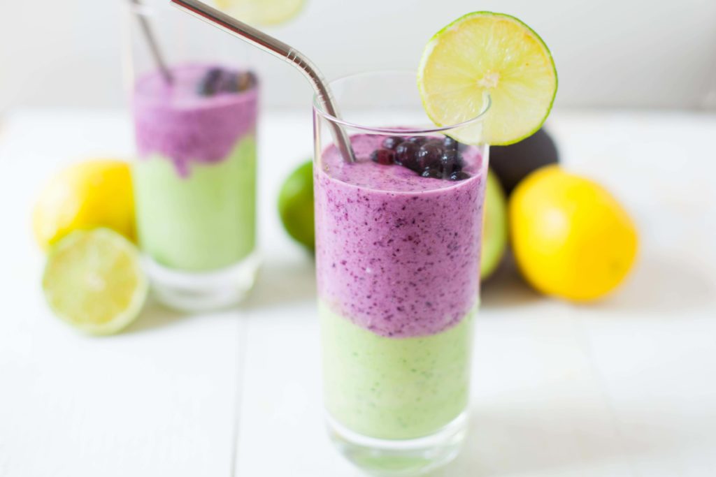 savory-wild-blueberry-green-smoothie-3