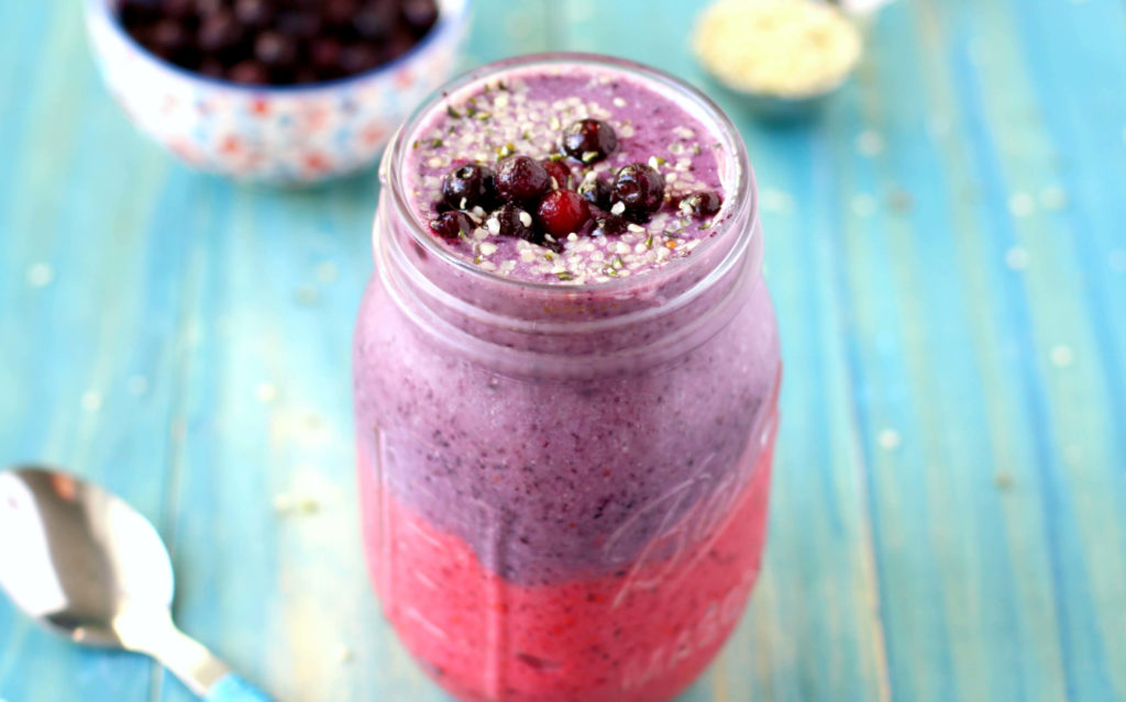 wild-blueberry-smoothie-recipe-from-theprettybee